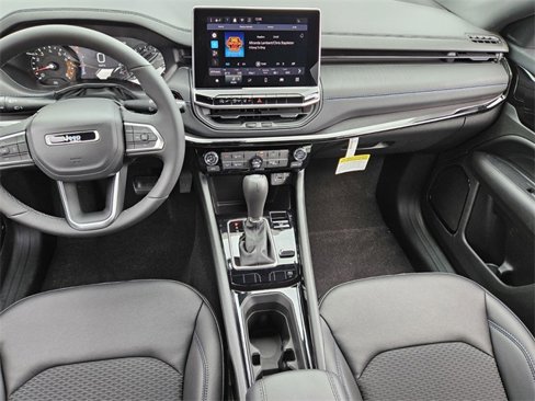 New 2026 Jeep Compass Latitude image 9