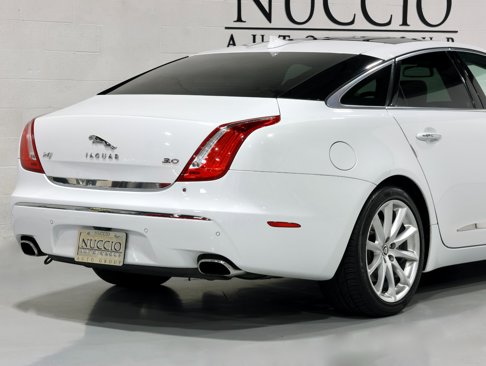 Used 2013 Jaguar XJ image 37