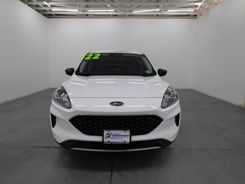 Used 2022 Ford Escape SE image 2