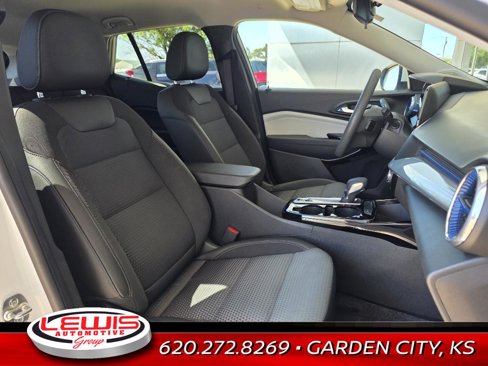Used 2024 Chevrolet Trax LT image 19
