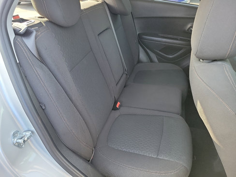 Used 2022 Chevrolet Trax LS w/ Tint and Cruise Package image 18
