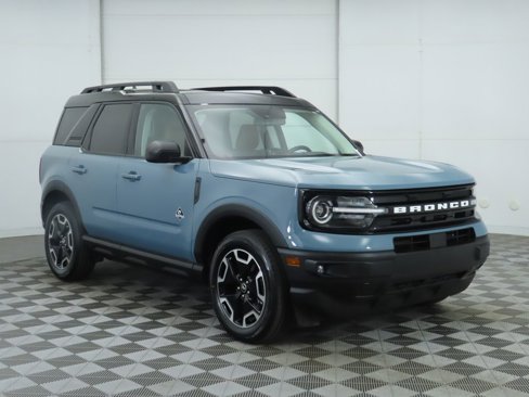Used 2023 Ford Bronco Sport Outer Banks w/ Tech Package image 3
