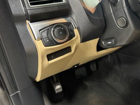 Used 2017 Ford Explorer Limited image 13