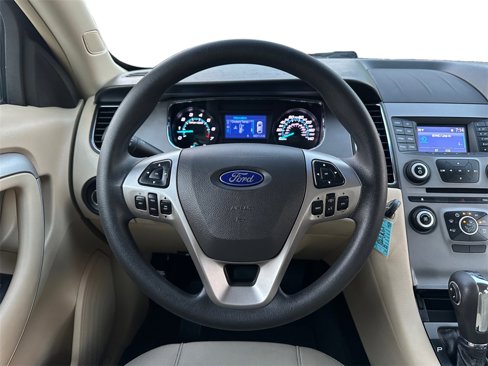 Used 2015 Ford Taurus SE image 12