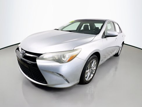 Used 2017 Toyota Camry SE image 10