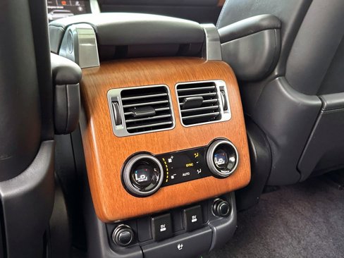 Used 2020 Land Rover Range Rover HSE image 15