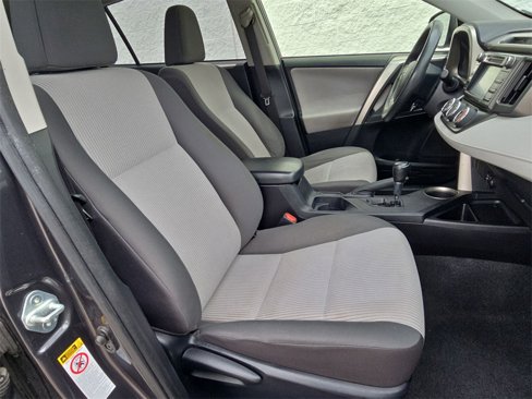 Used 2015 Toyota RAV4 LE image 29