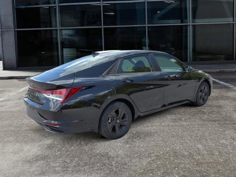Used 2023 Hyundai Elantra SEL w/ Winter Weather Package image 6