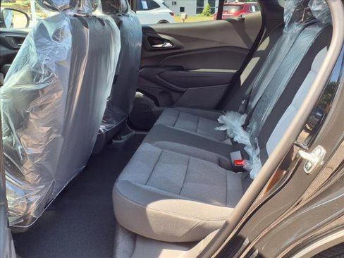 New 2025 Chevrolet Trax RS w/ Sunroof Package image 6