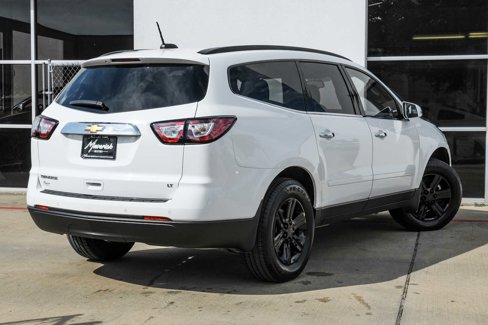 Used 2017 Chevrolet Traverse LT image 8
