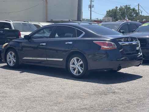 Used 2015 Nissan Altima 2.5 SV image 3