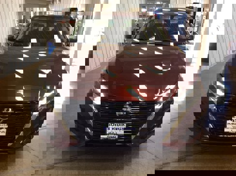 Used 2024 Nissan Altima 2.5 SV image 8
