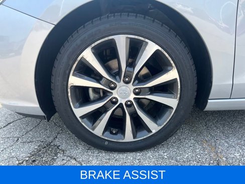 Used 2019 Hyundai Elantra GT image 13