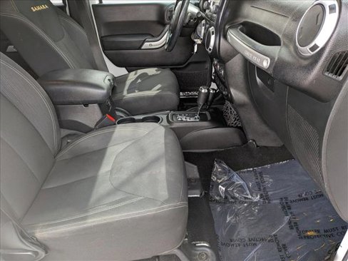 Used 2015 Jeep Wrangler Unlimited Sahara image 20