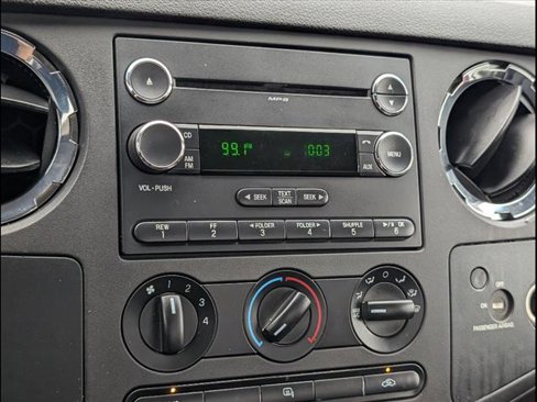 Used 2010 Ford F250 XLT image 8