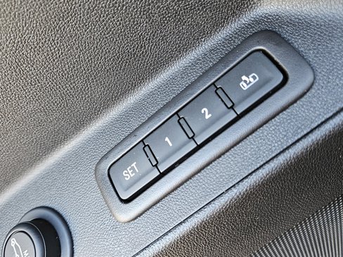 Used 2021 Chevrolet Equinox Premier image 35