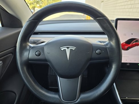 Used 2018 Tesla Model 3 Long Range image 25