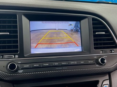 Used 2017 Hyundai Elantra Sport image 13