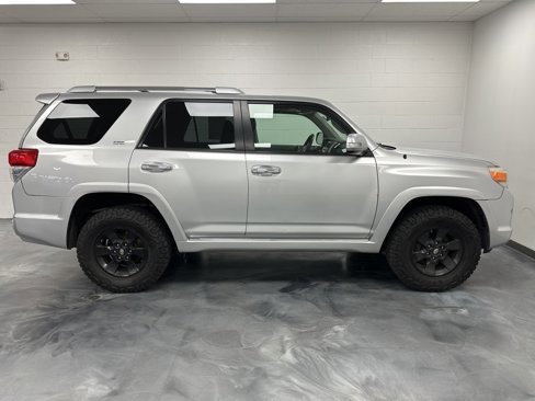 Used 2010 Toyota 4Runner SR5 image 5