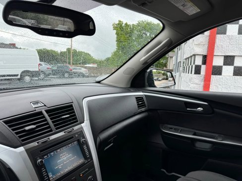 Used 2010 Chevrolet Traverse LT w/ Personal Connectivity Package image 23