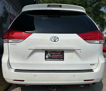 Used 2013 Toyota Sienna XLE image 4