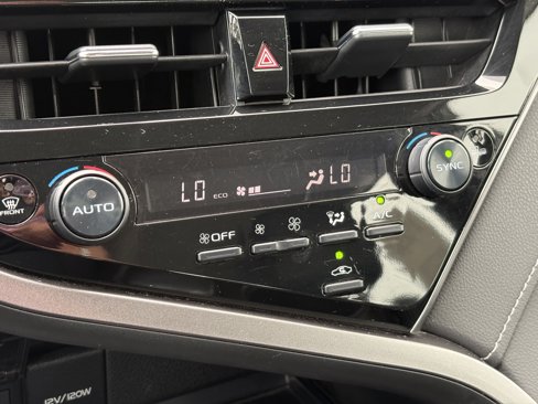 Used 2022 Toyota Camry SE image 20