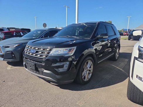 Used 2016 Ford Explorer XLT w/ Equipment Group 202A image 9