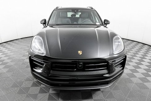 Certified 2025 Porsche Macan image 33
