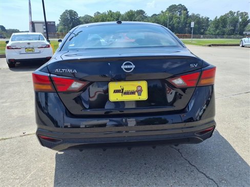 Used 2024 Nissan Altima 2.5 SV image 3
