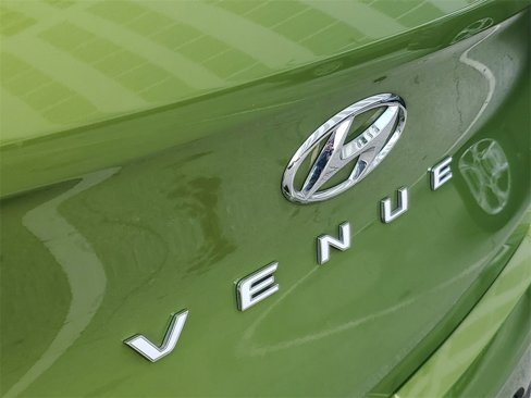 Certified 2023 Hyundai Venue SEL image 6