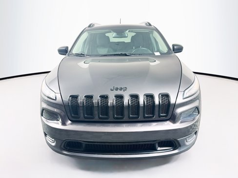Used 2017 Jeep Cherokee Altitude image 2