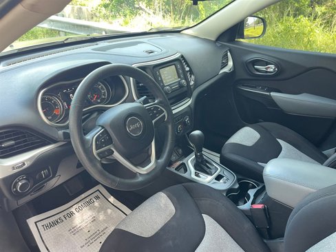 Used 2014 Jeep Cherokee Sport image 13