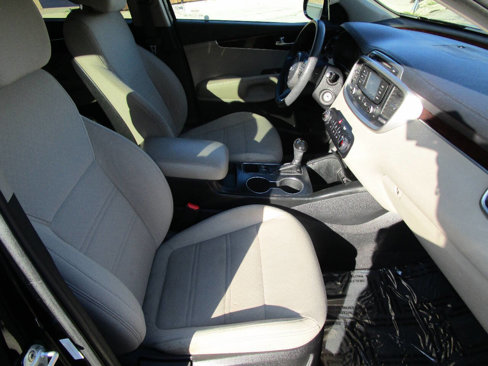 Used 2017 Kia Sorento AWD image 19