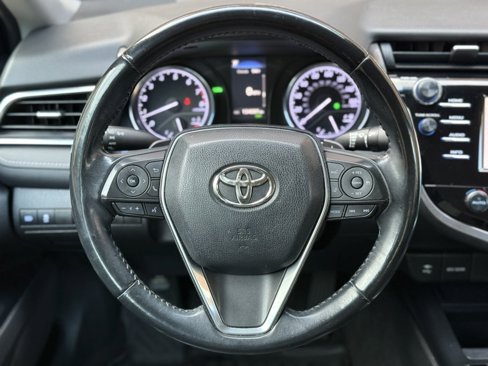 Used 2018 Toyota Camry SE w/ Moonroof Package image 16