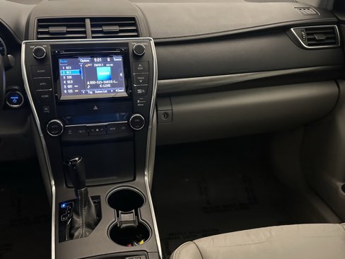 Used 2015 Toyota Camry XLE image 19