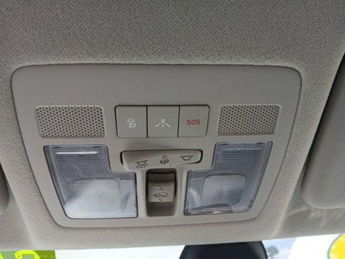 Used 2021 Hyundai Venue SEL w/ Premium Package image 13