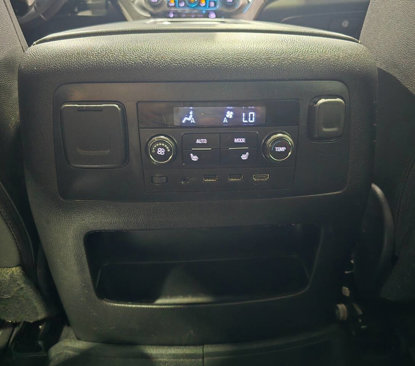 Used 2019 Chevrolet Suburban Premier image 17