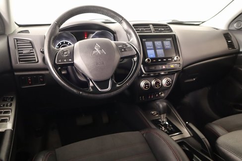 Used 2024 Mitsubishi Outlander Sport SE image 2