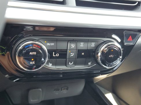 New 2025 Chevrolet Trax LT w/ LT Convenience Package image 22