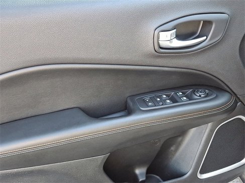 Used 2018 Jeep Compass Latitude w/ Popular Equipment Group image 12