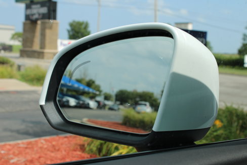 Used 2022 Volvo XC40 T5 Momentum image 31