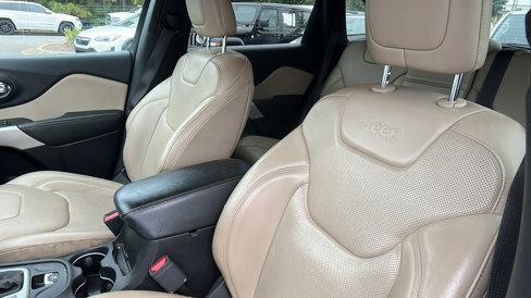 Used 2017 Jeep Cherokee Limited w/ Luxury Group image 17