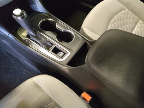 Used 2018 Chevrolet Equinox LS image 26