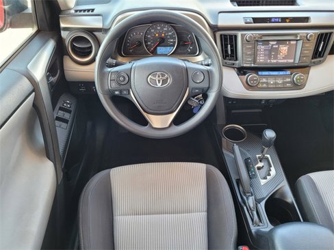 Used 2015 Toyota RAV4 XLE image 19