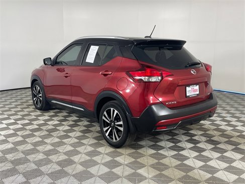Used 2019 Nissan Kicks SR image 23