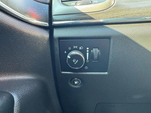 Used 2018 Jeep Grand Cherokee Limited image 12