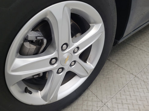 Used 2020 Chevrolet Malibu LS image 31