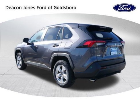 Used 2021 Toyota RAV4 XLE image 5