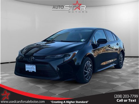 Used 2023 Toyota Corolla LE image 1