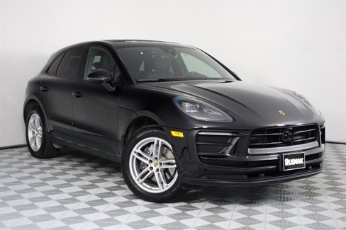 Certified 2025 Porsche Macan image 9